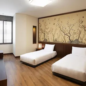 Ibis Ambassador Myeongdong 3* Seul