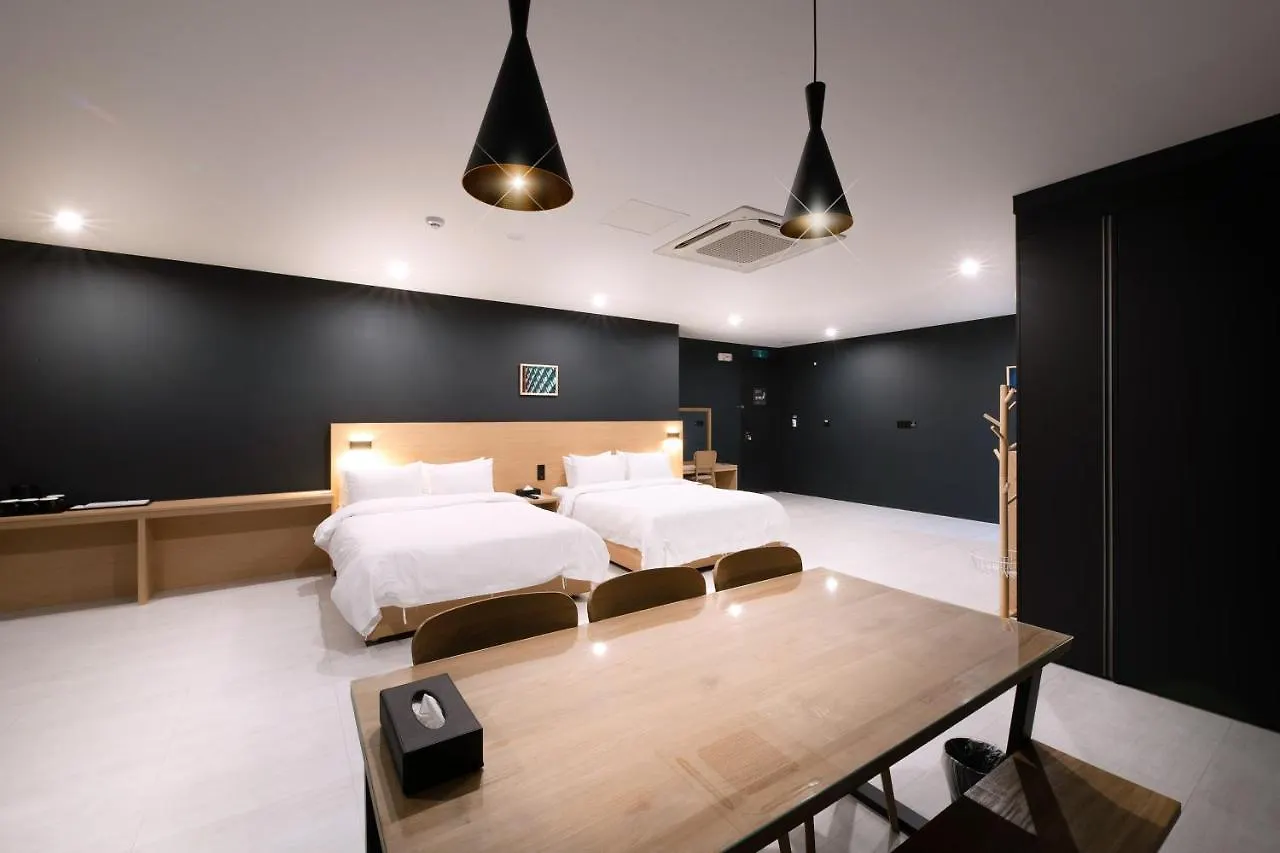 Mipo Oceanside Hotel Μπουσάν